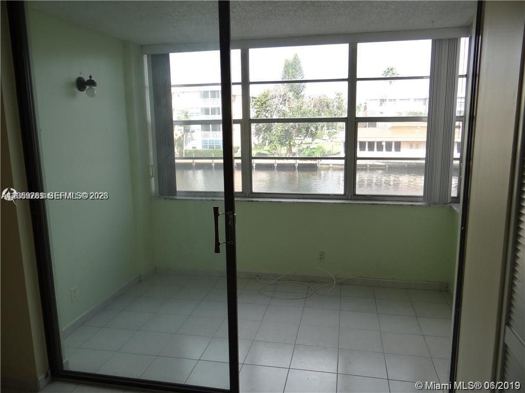 2741 Taft St 206 photo 22