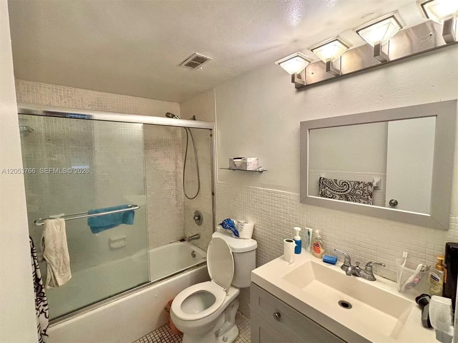 3660 NE 166th St 415 photo 14