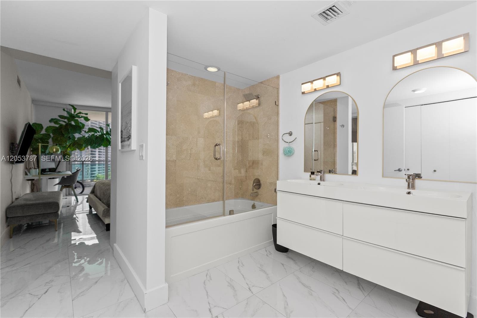 350 S Miami Ave 2102 photo 19