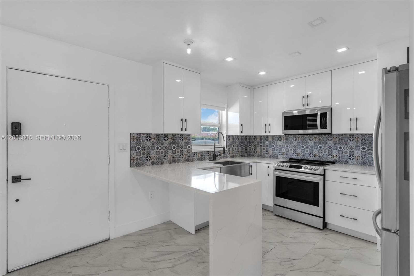 2225 NE 123rd St 102 photo 12