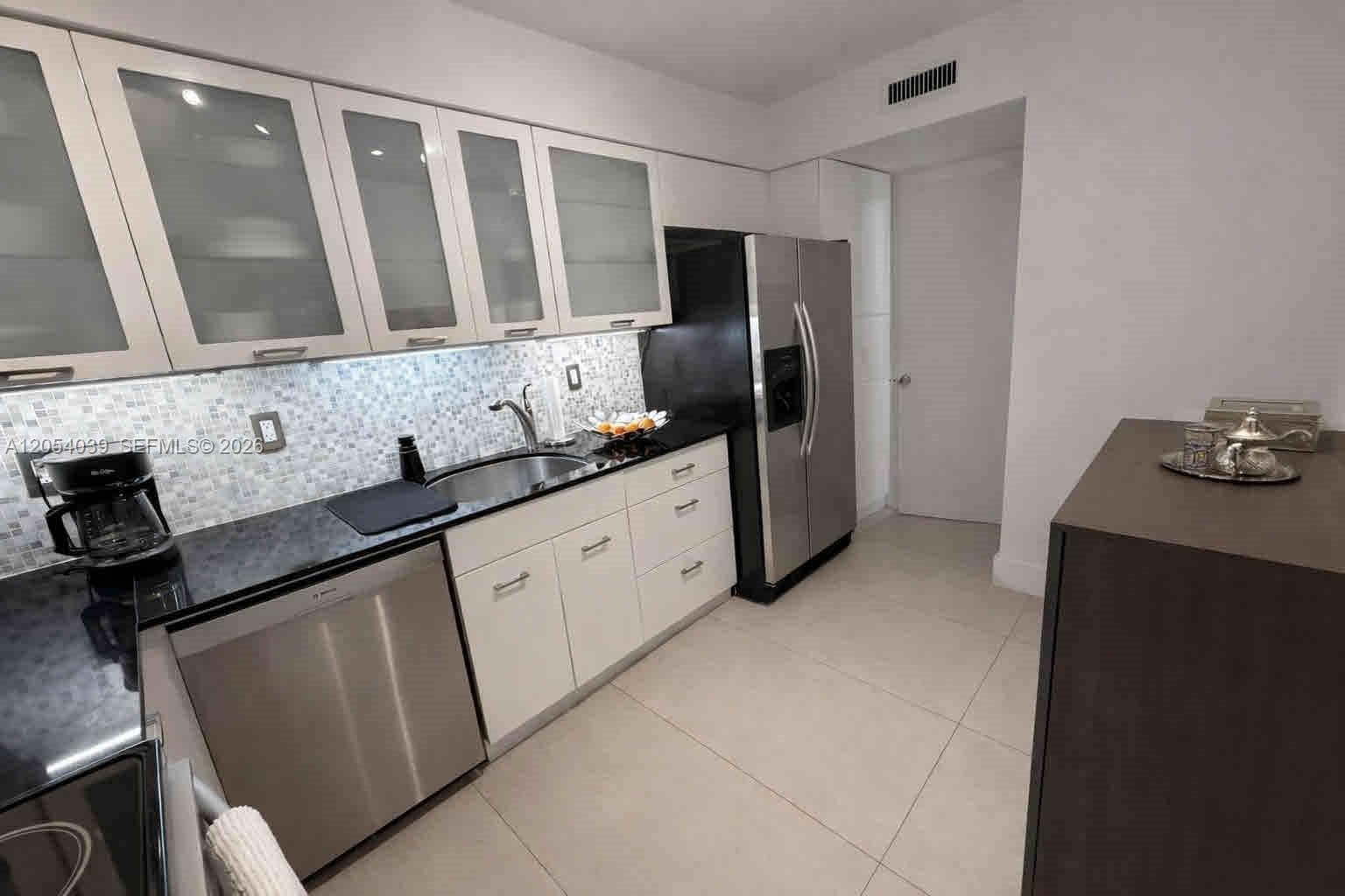 9225 Collins Ave 505 photo 15