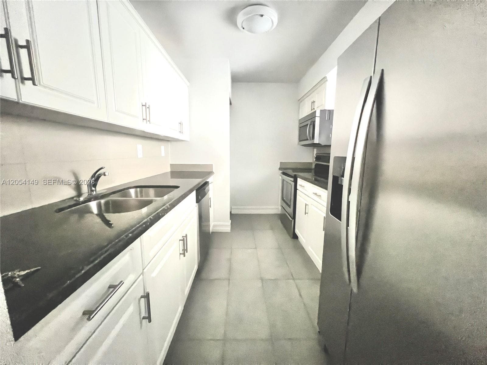 2457 Collins Ave 402 photo 13