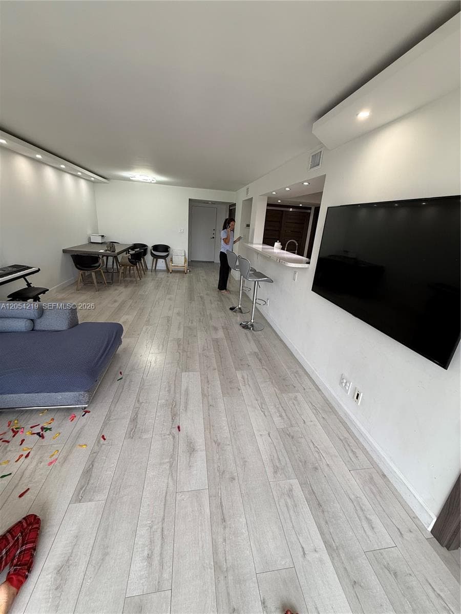 600 Parkview Dr 818 photo 14