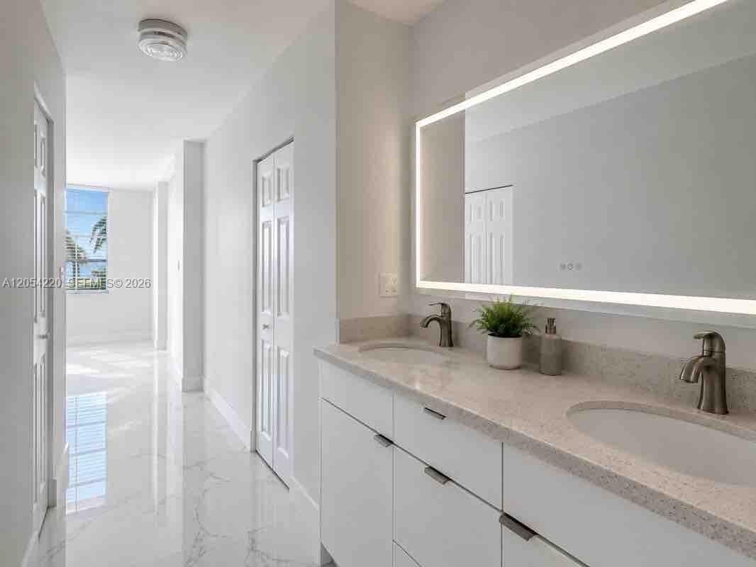 500 Bayview Dr 232 photo 10