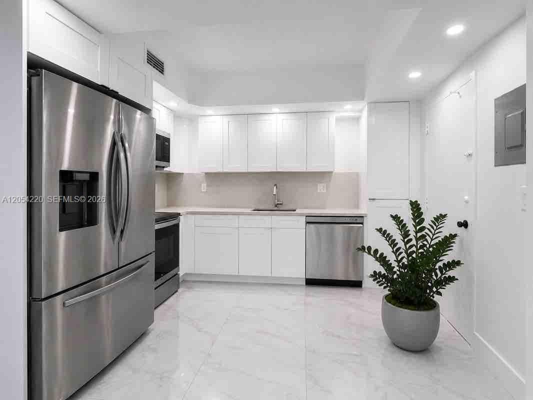 500 Bayview Dr 232 photo 11