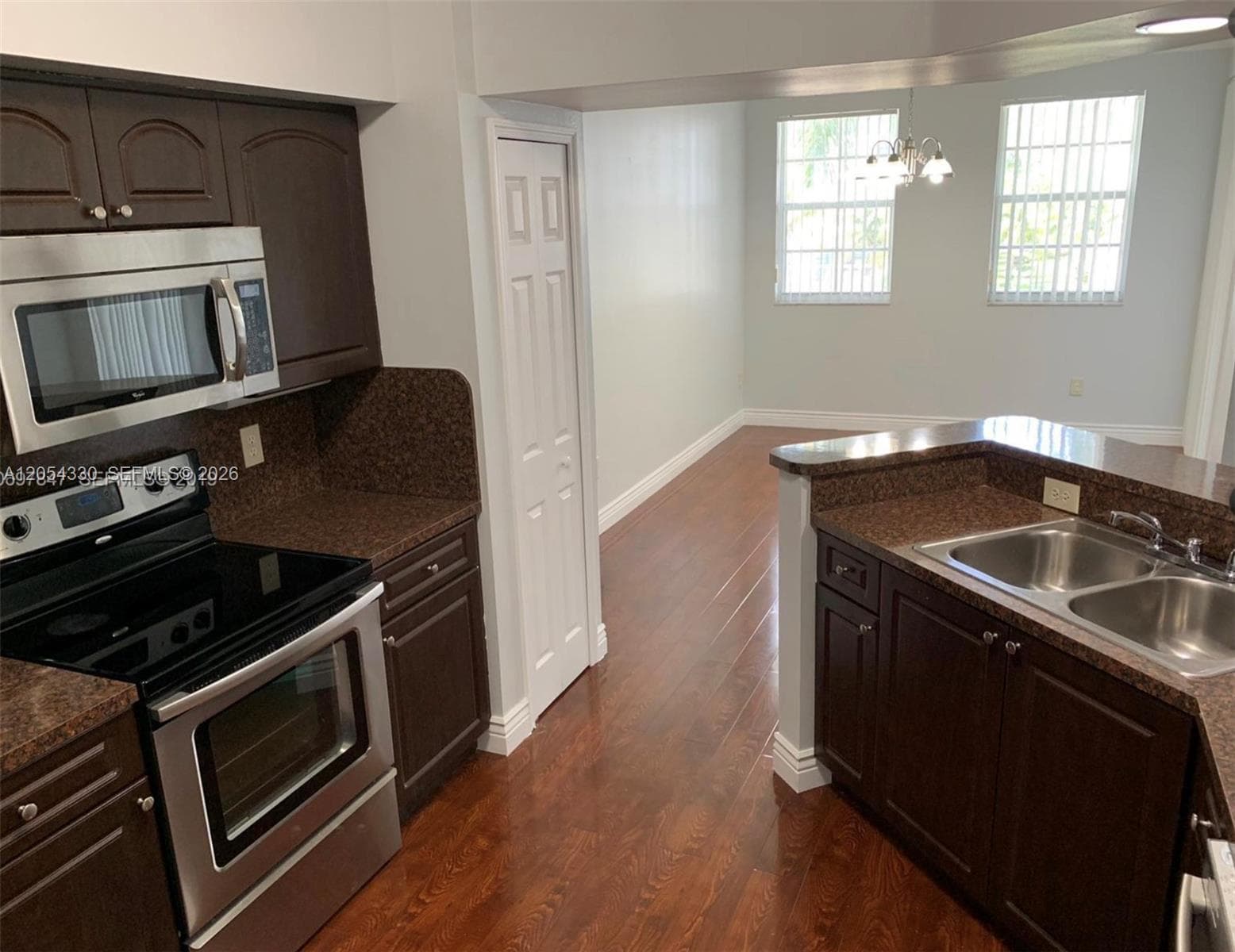 3175 NE 184th St 3302 photo 8