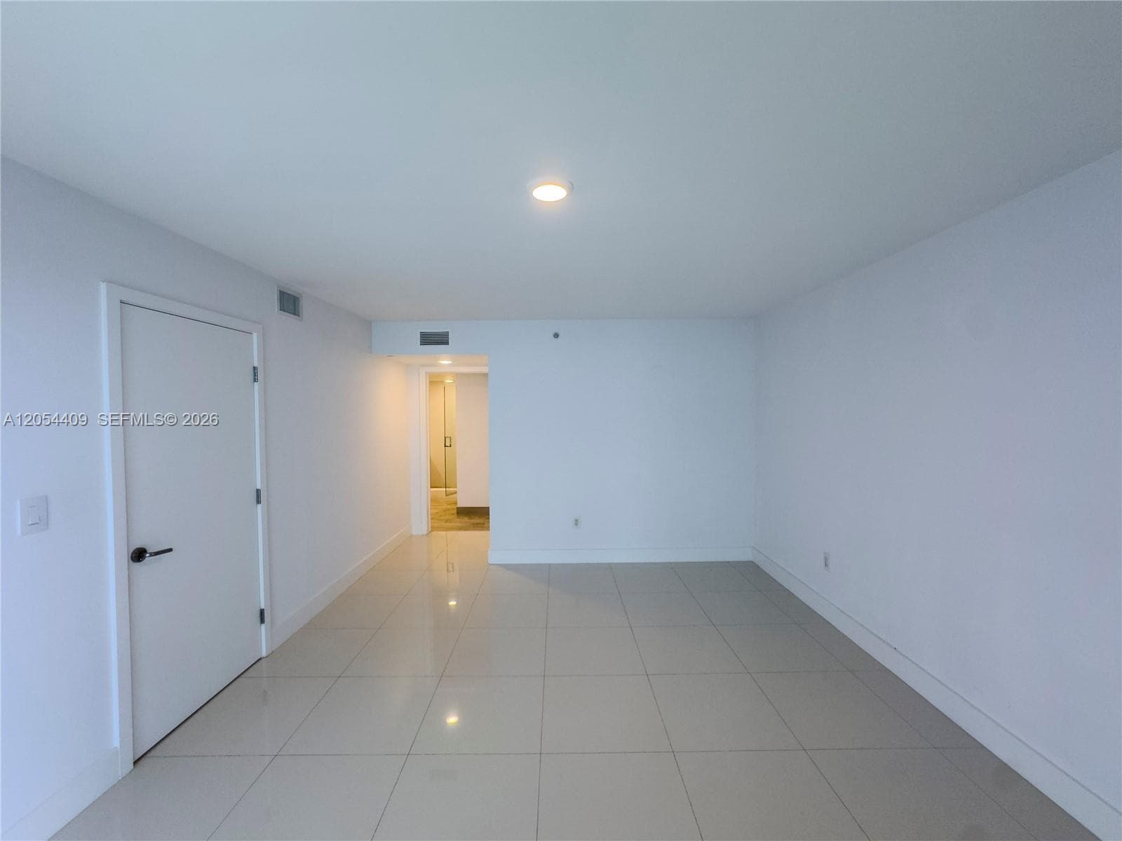9261 E Bay Harbor Dr 405 photo 17