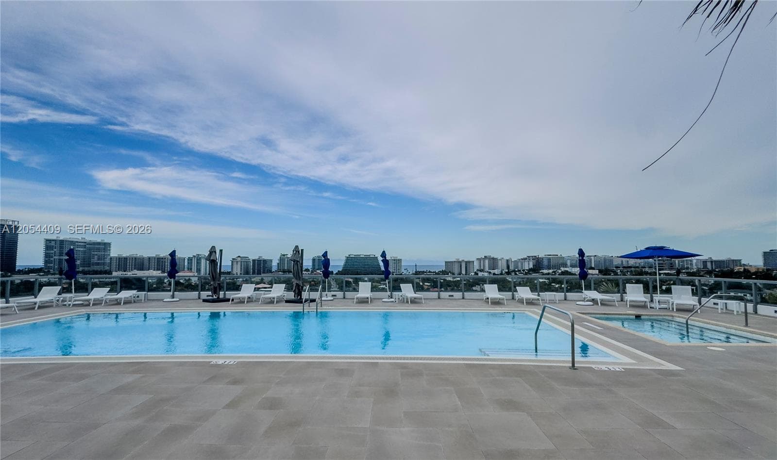 9261 E Bay Harbor Dr 405 photo 3