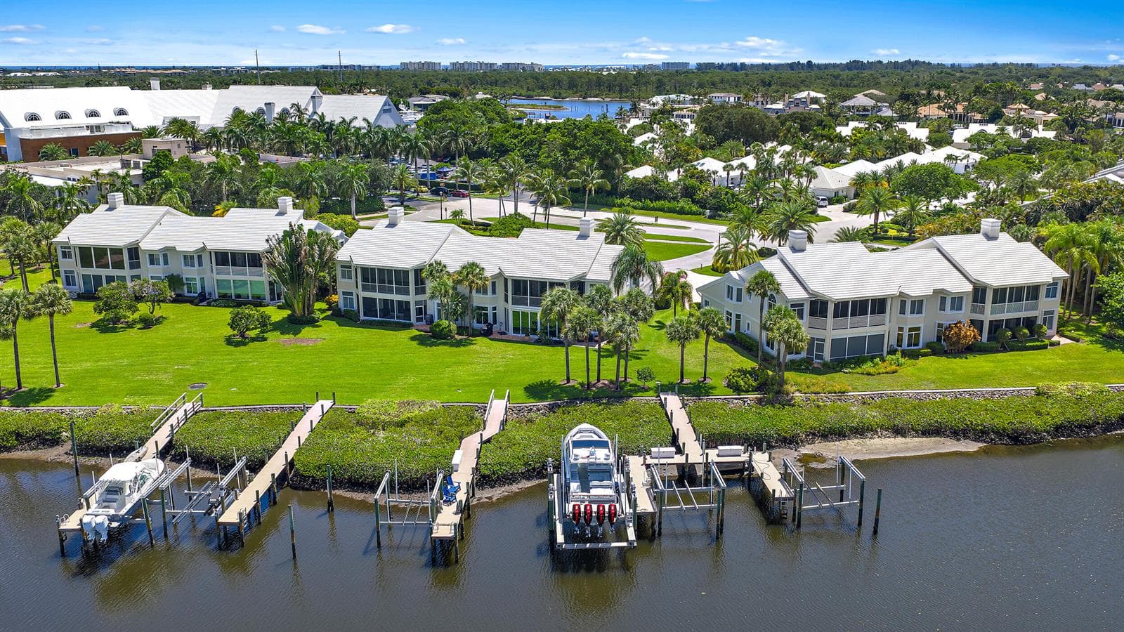 301 Captains Way photo 17