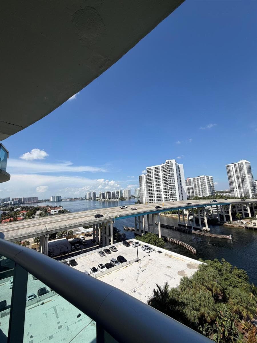 19390 Collins Avenue 1103 photo 16
