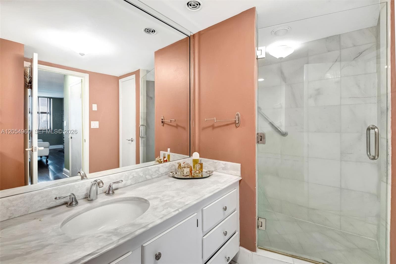 10101 E Bay Harbor Dr 502 photo 20