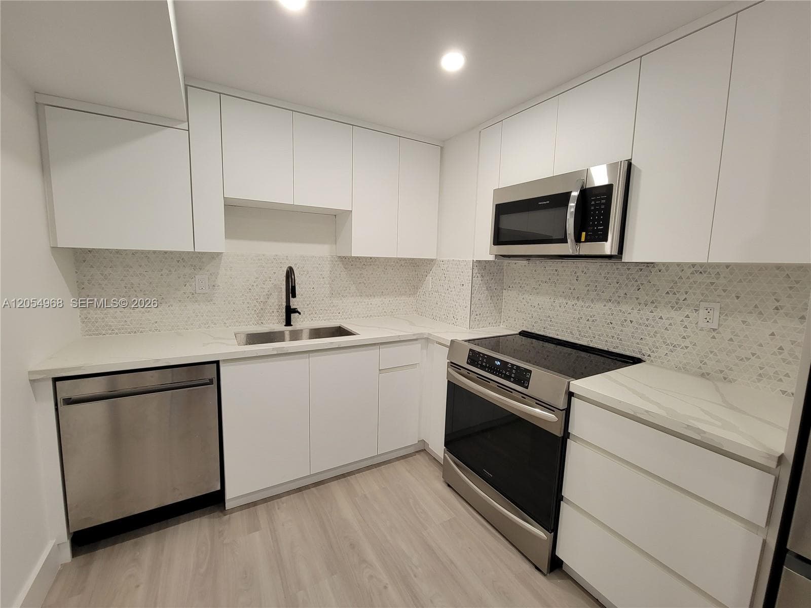 2655 Collins Ave 608 photo 3