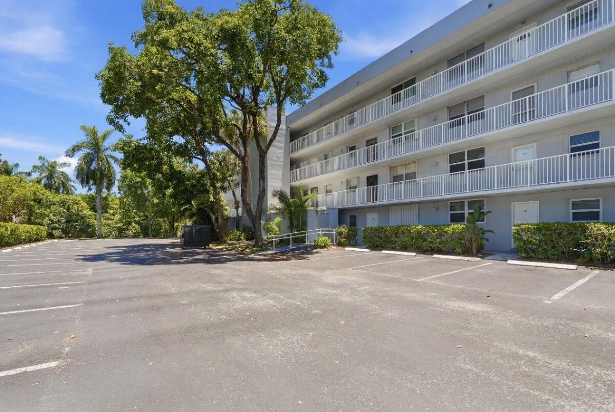 108 ROYAL PARK Drive 1D photo 20