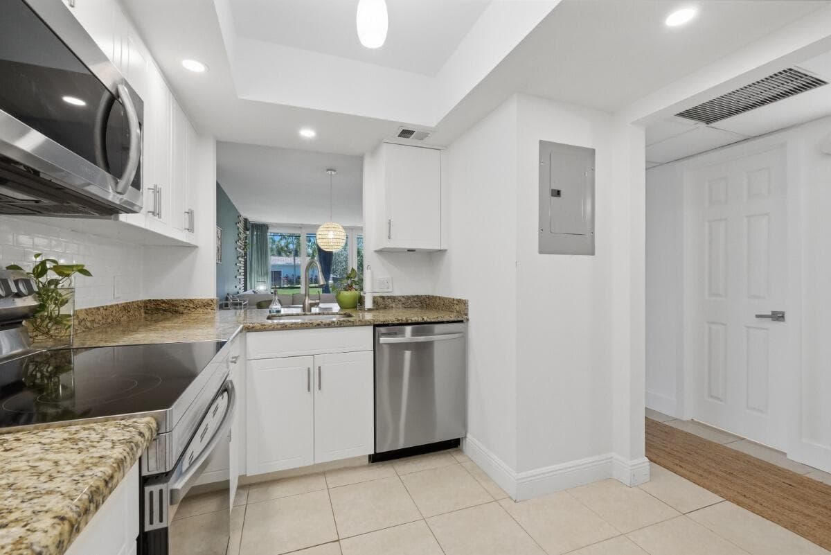 108 ROYAL PARK Drive 1D photo 4