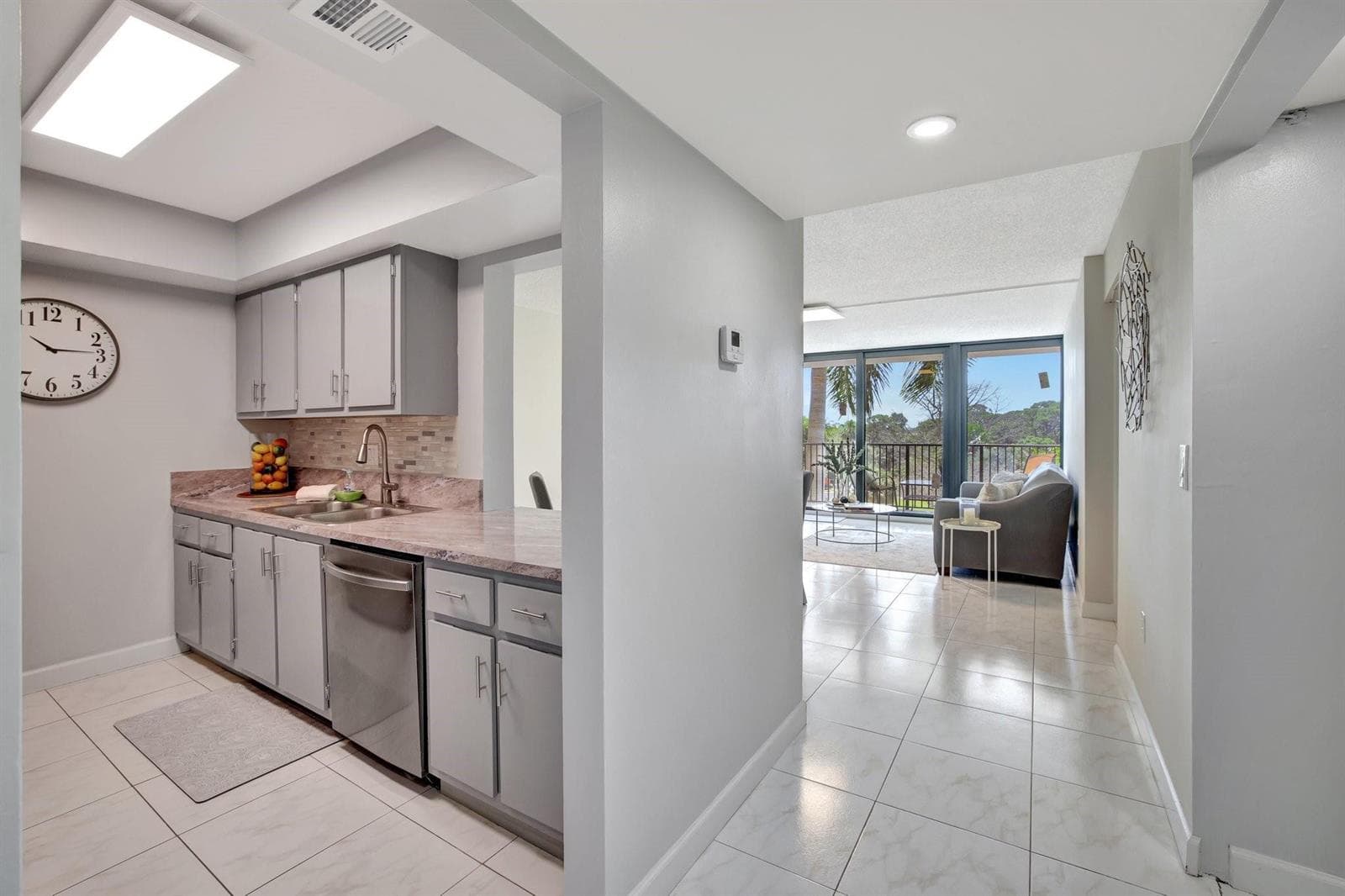 1101 RIVER REACH Drive 415 photo 6