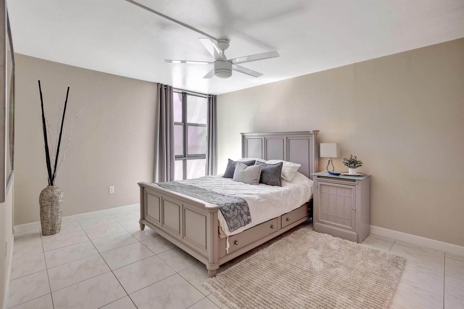 1101 RIVER REACH Drive 415 photo 13