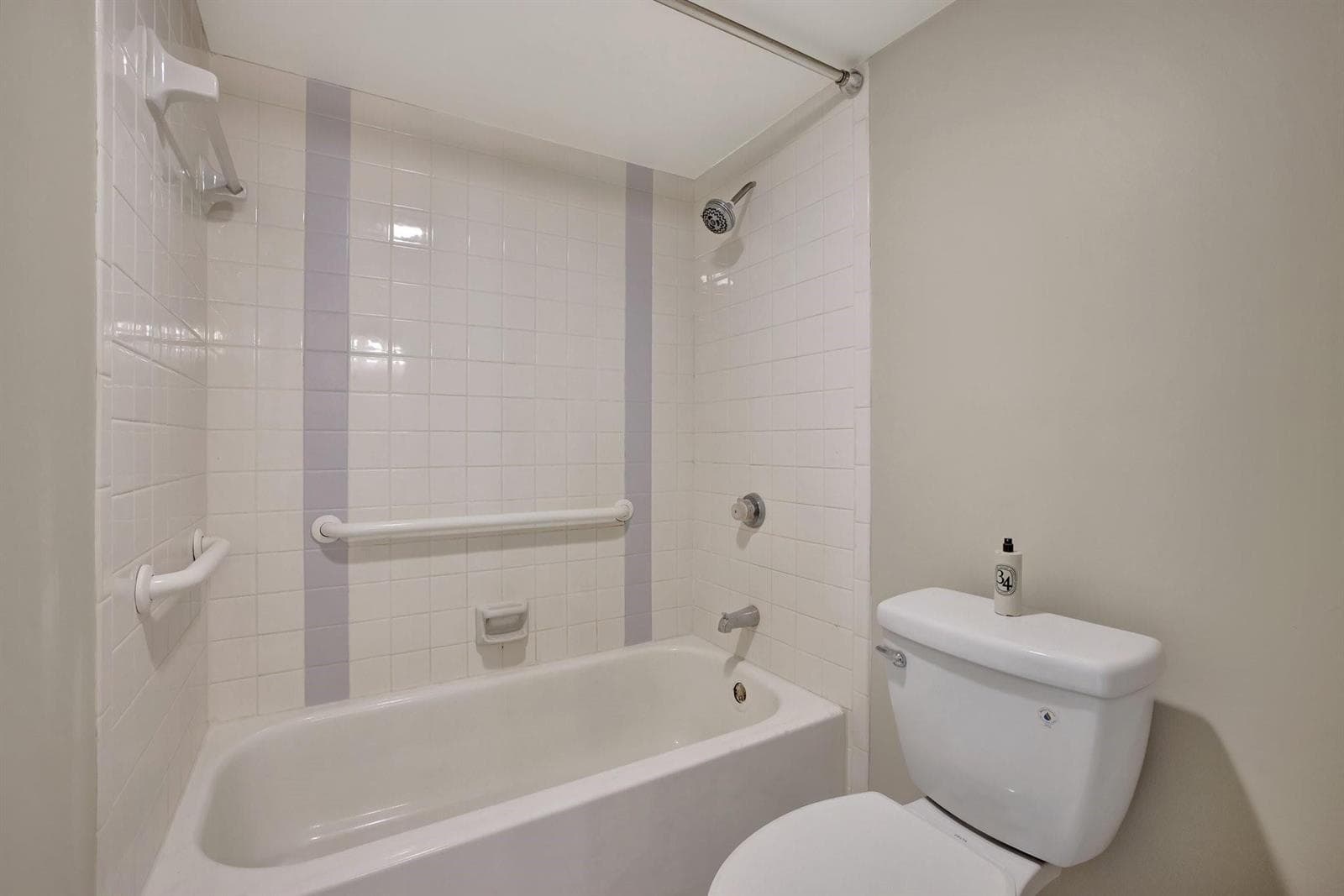 1101 RIVER REACH Drive 415 photo 17