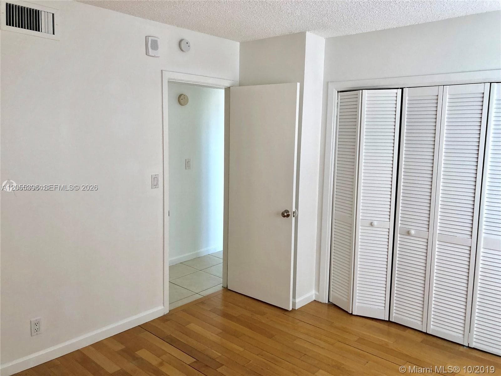 121 Golden Isles Dr 407 photo 18