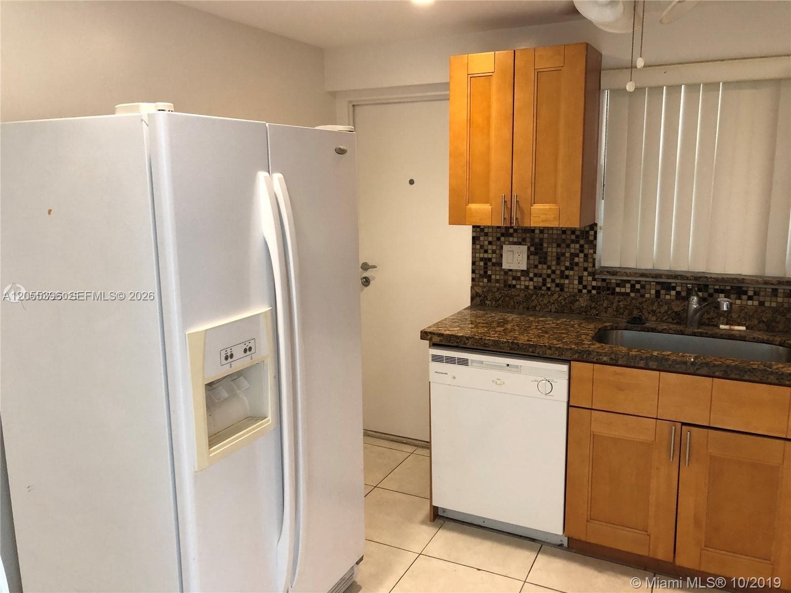121 Golden Isles Dr 407 photo 8