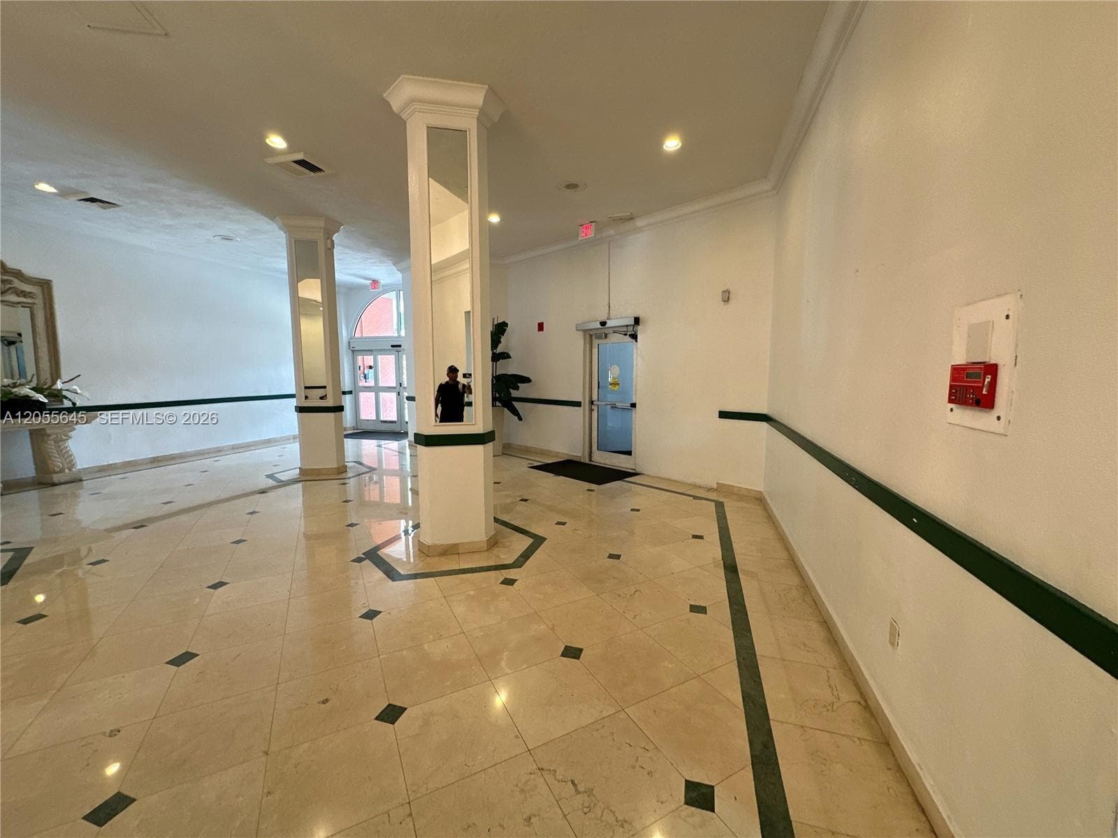 1301 NE Miami Gardens Dr 1403W photo 19