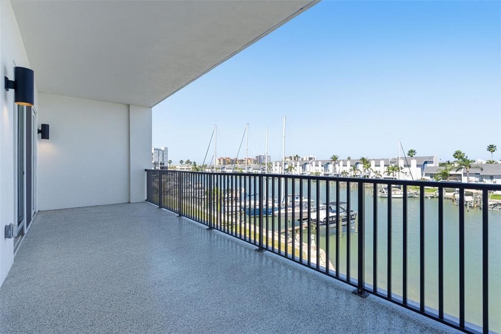 400 150TH AVENUE 305 photo 24