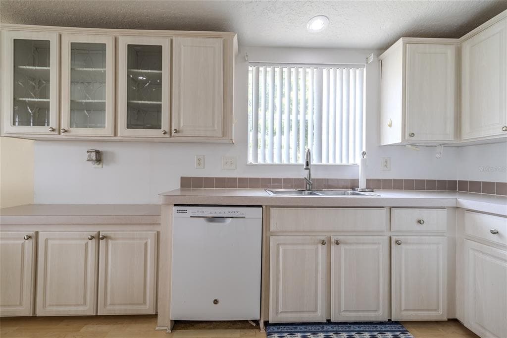 126 CHARLES STREET photo 25