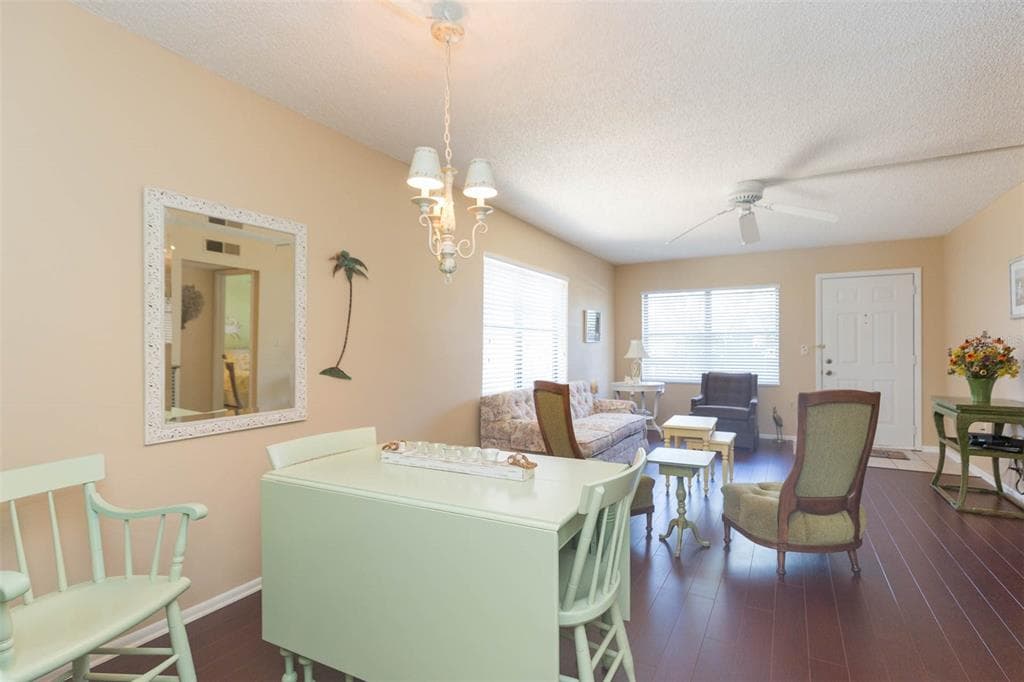 315 30 AVENUE W B201 photo 8