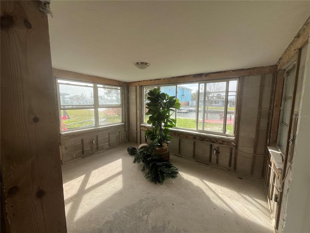 13639 FRANCES AVENUE photo 9