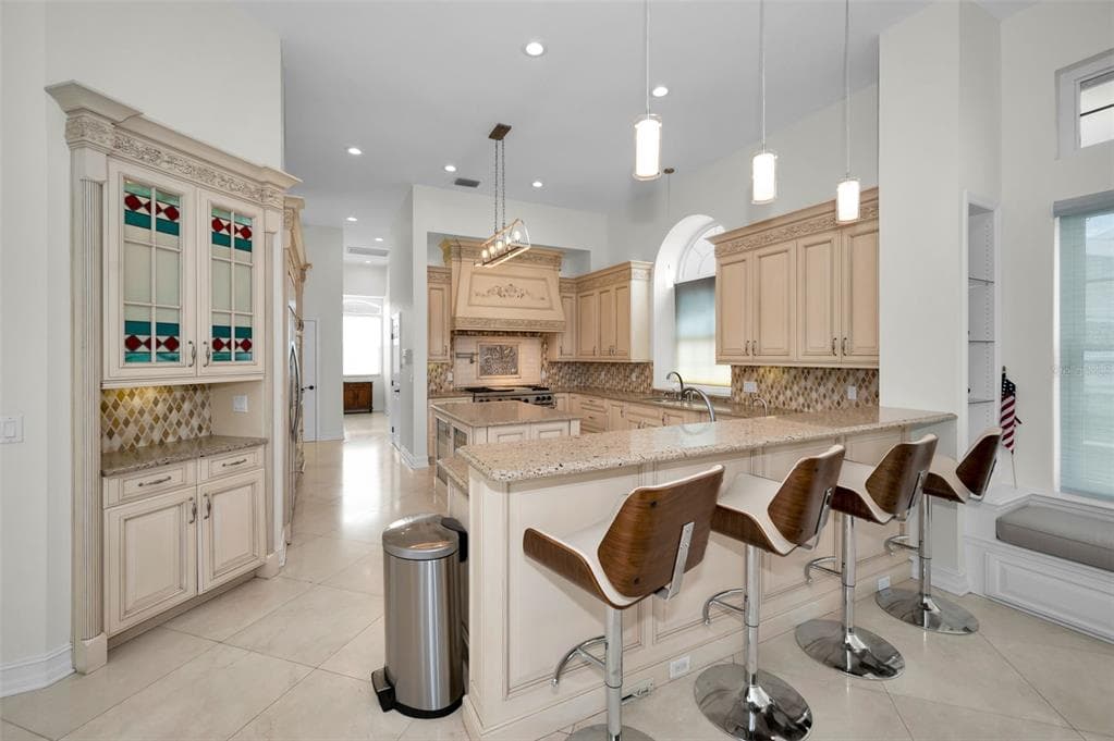 119 8TH STREET E photo 16