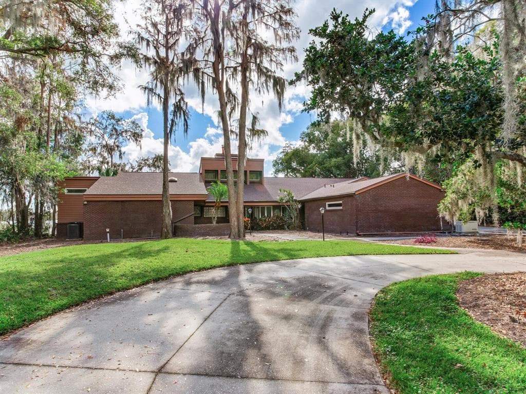 18120 WAYNE ROAD photo 12