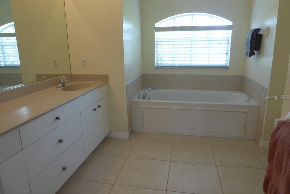 328 BAYTREE DRIVE photo 19
