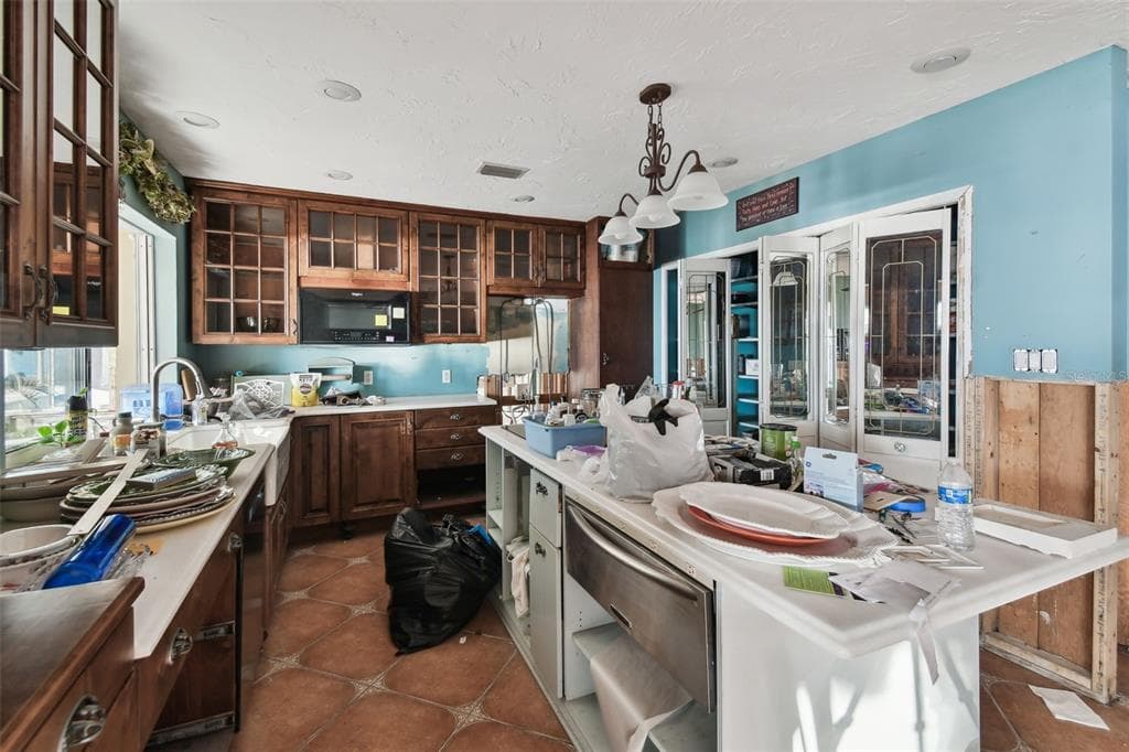 1836 VENETIAN POINT DRIVE photo 19