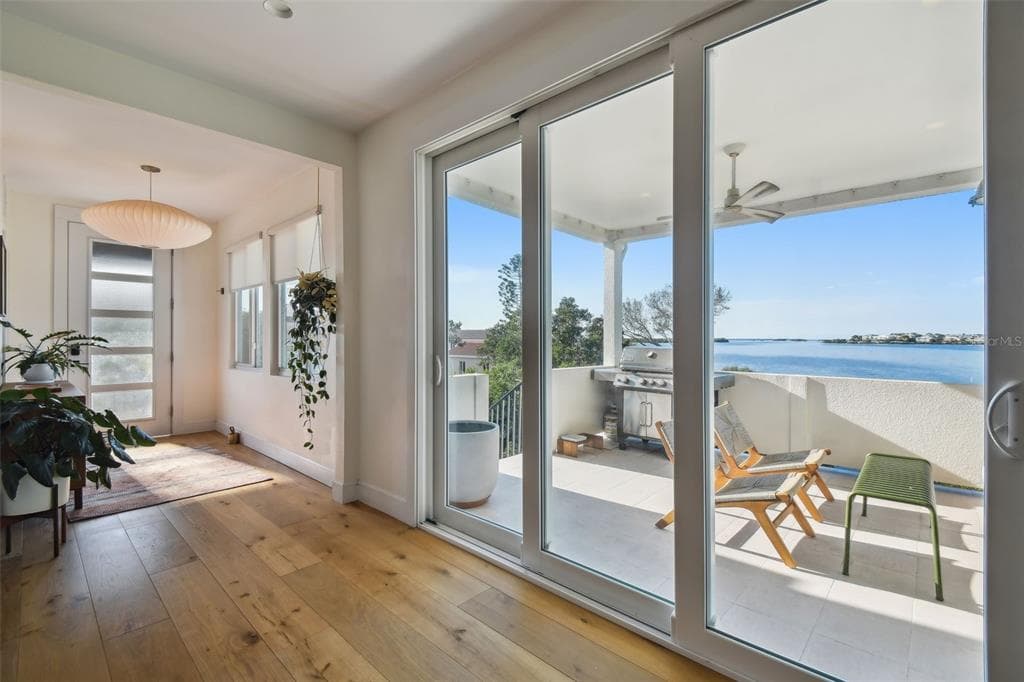 1640 SEA BREEZE DRIVE photo 16