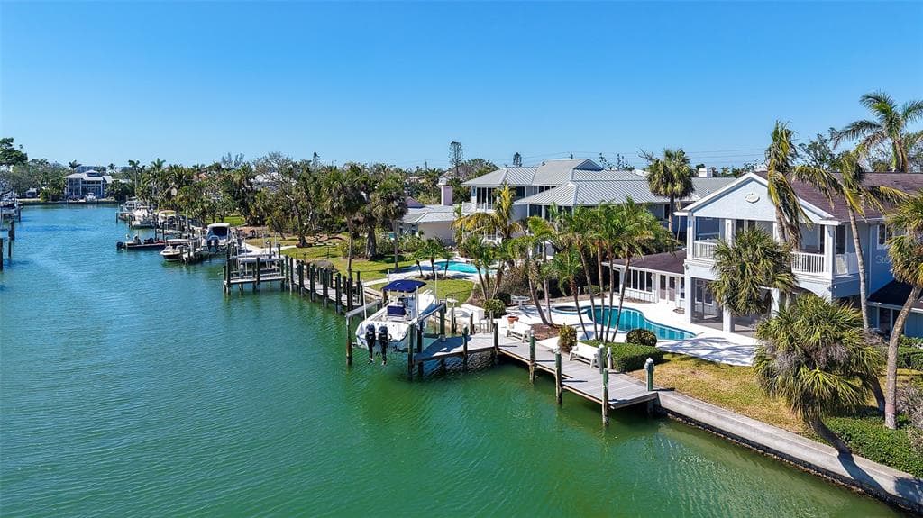 732 SIESTA DRIVE photo 21