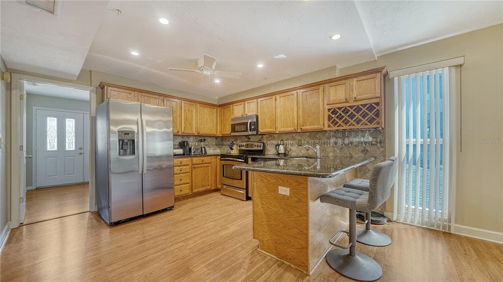 462 ISLAND CIRCLE photo 9