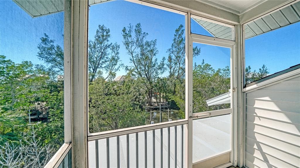 462 ISLAND CIRCLE photo 19