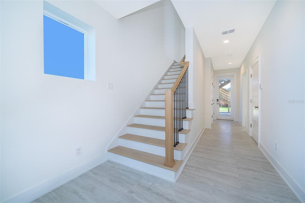 204 SURFVIEW LANE photo 9