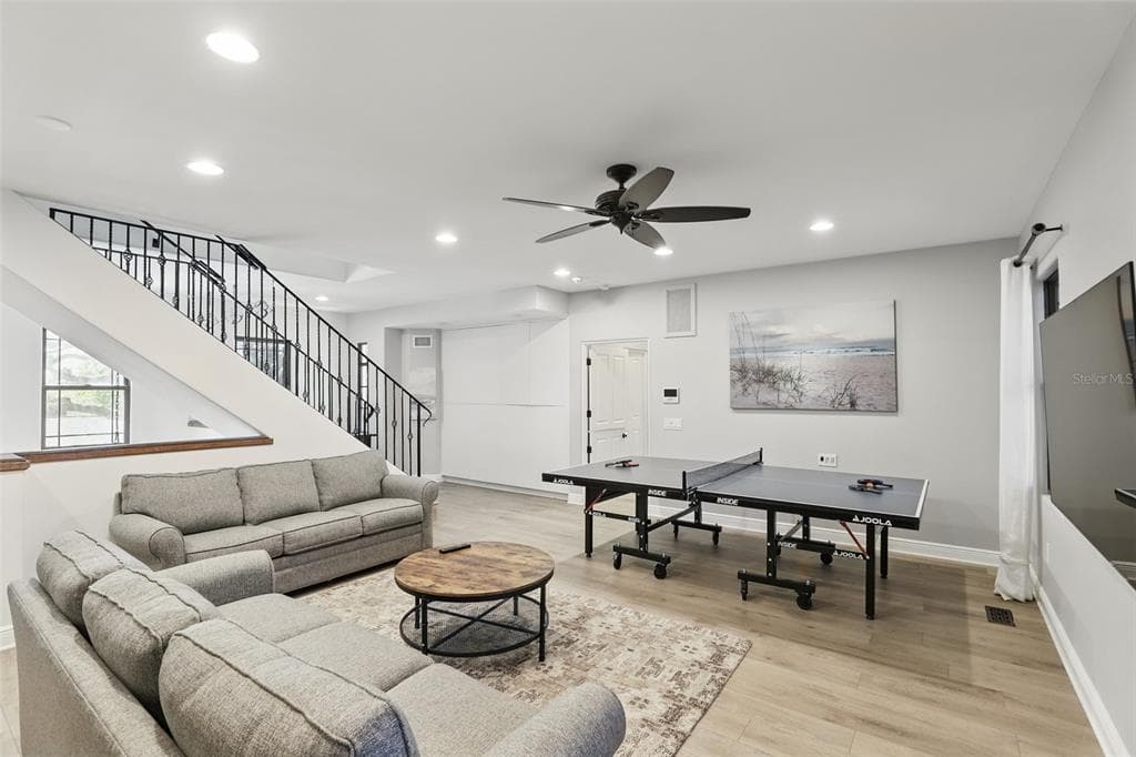 106 VICTORIA STREET photo 18