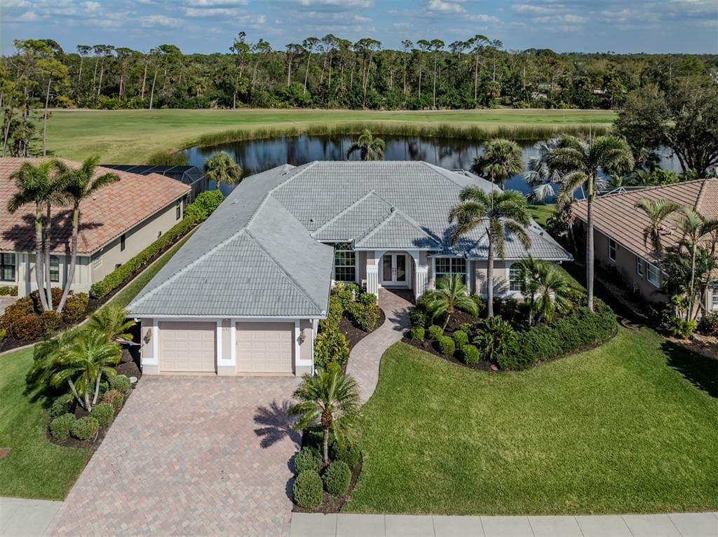 692 EGRET WALK LANE photo 1