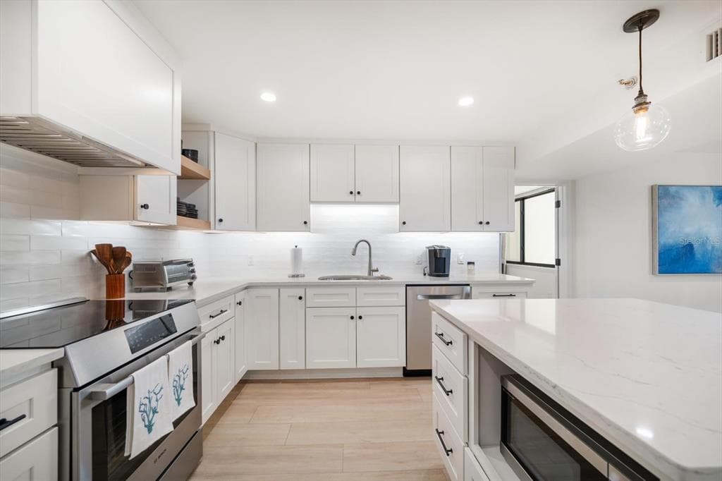 1480 GULF BOULEVARD 401 photo 12