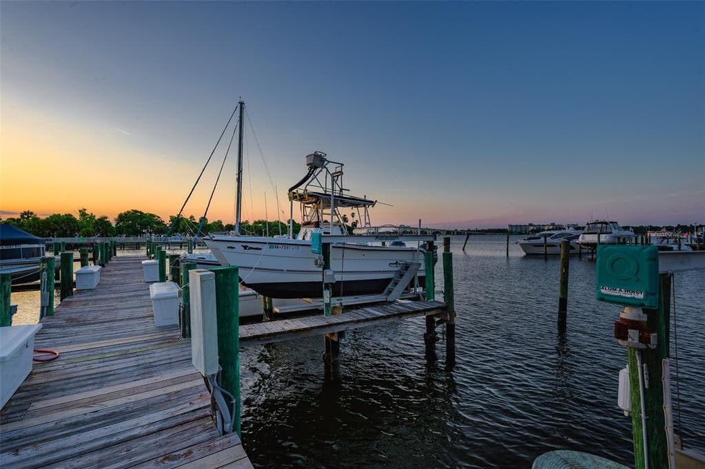 732 MARINA POINT DRIVE 7320 photo 16