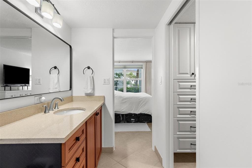600 SUTTON PLACE 101B photo 16