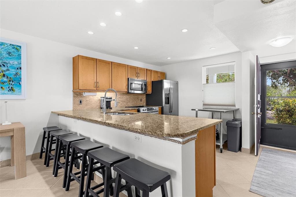 600 SUTTON PLACE 101B photo 11