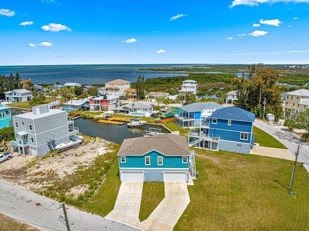 6771 SEAVIEW BOULEVARD photo 2