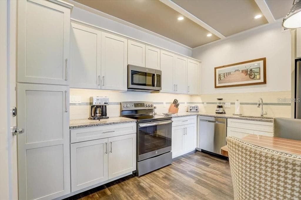 5325 MARINA DRIVE 423 photo 8