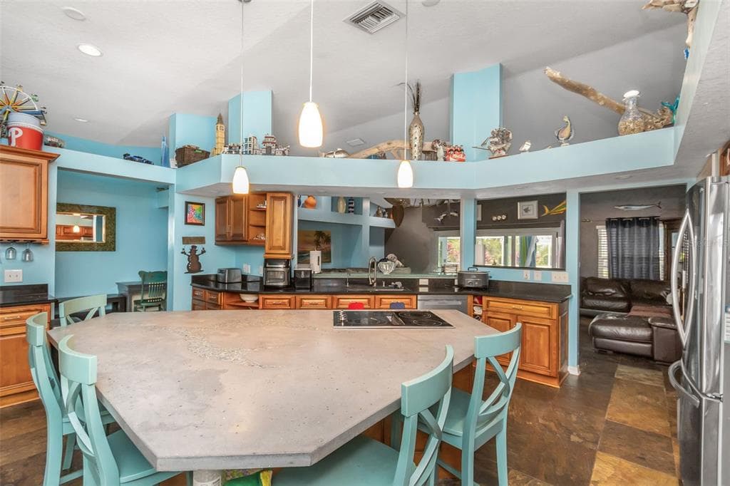 424 ISLAND CAY WAY photo 9