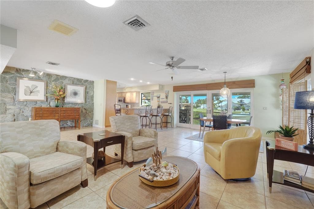 120 VILLA DRIVE 120 photo 16