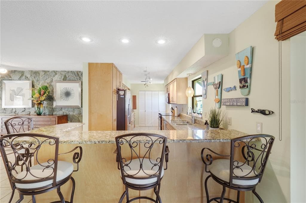 120 VILLA DRIVE 120 photo 22
