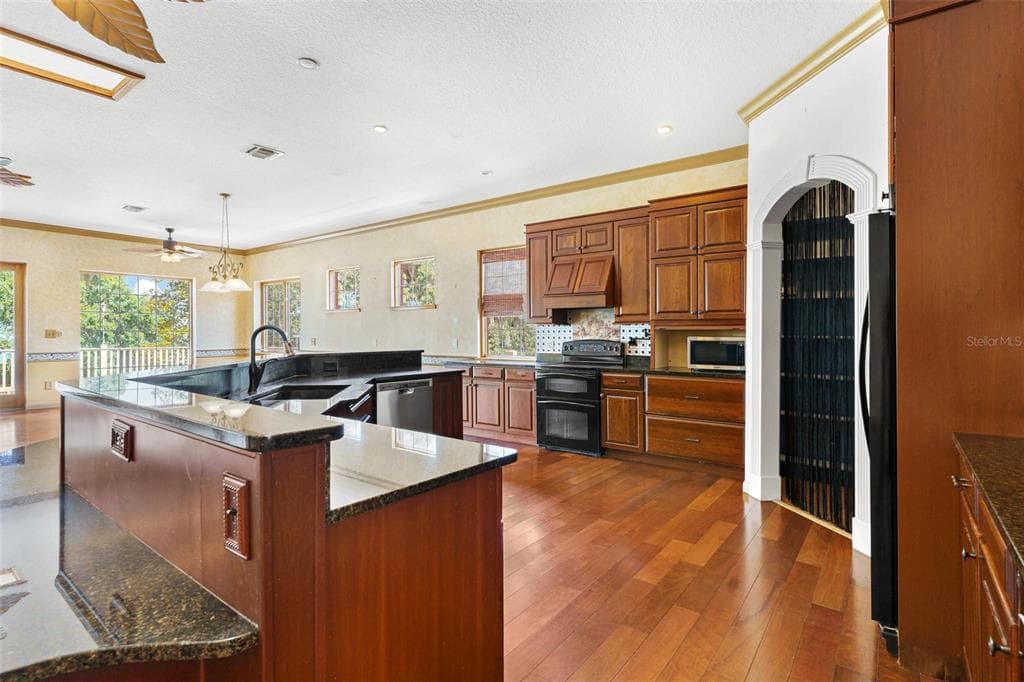 2400 N GRIFFIN DRIVE photo 23