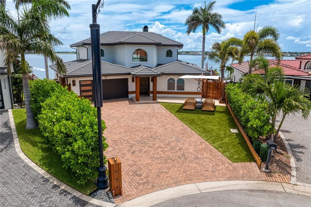 2250 DONATO DRIVE photo 5